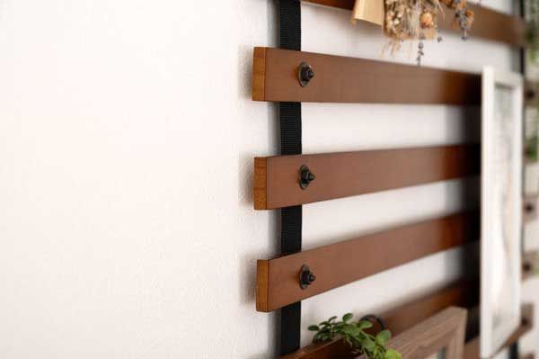 吊り下げ型の木製ロールパーテーション