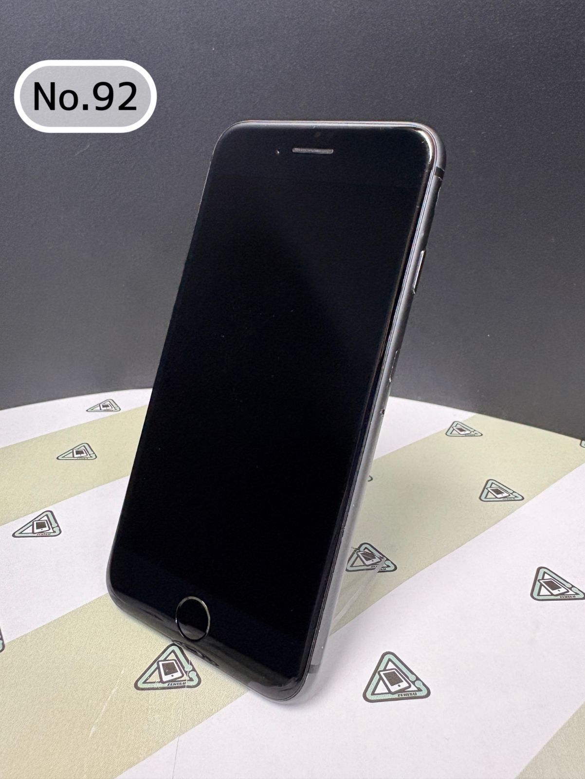 iPhone 8 64GB スペースグレイ SIMフリー No.92