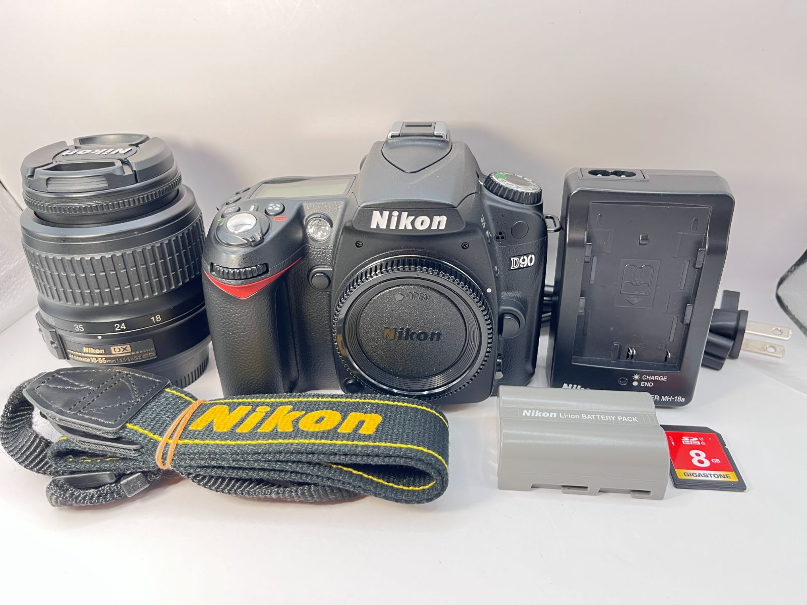 美品 シャッター数 [35210枚] Nikon D90 一眼レフカメラ レンズキット