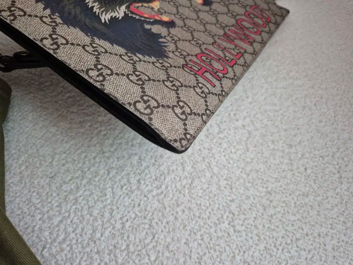 グッチ ウルフ