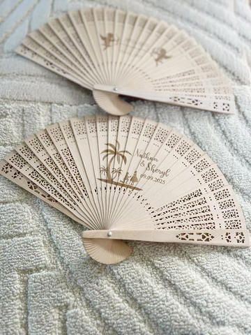 30 個ロットカスタム木製折りたたみ扇子 パーソナライズされた結婚式の記念品 レーザー彫刻ロゴテキスト 安い洗礼パーティーギフト 0 USTAUSTRALIA_COM_AU