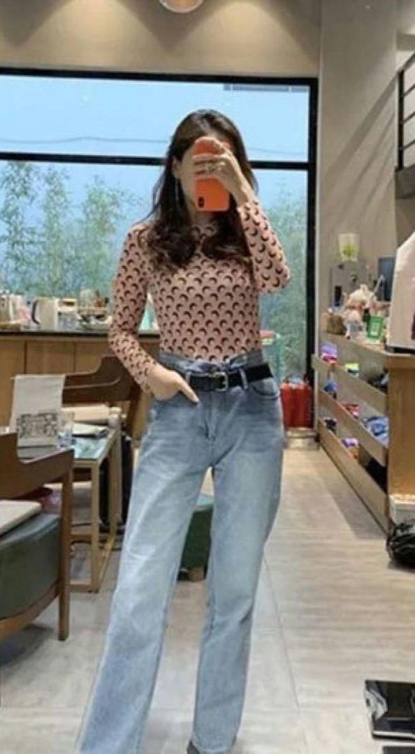 クレセントムーン 三日月総柄プリント ロングTシャツ 肌色 - メルカリ