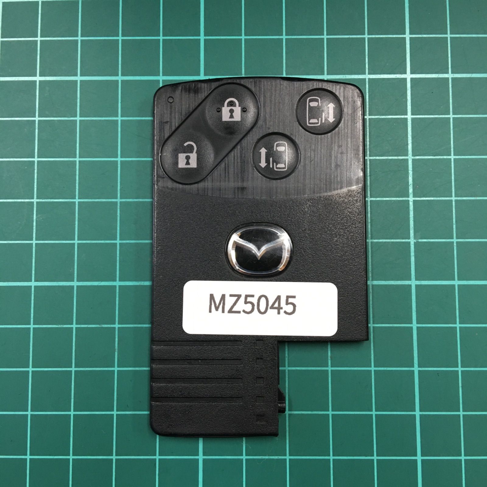MZ5045 マツダ 純正 4ボタン プレマシー CRER CR3W MPV LY3P 等