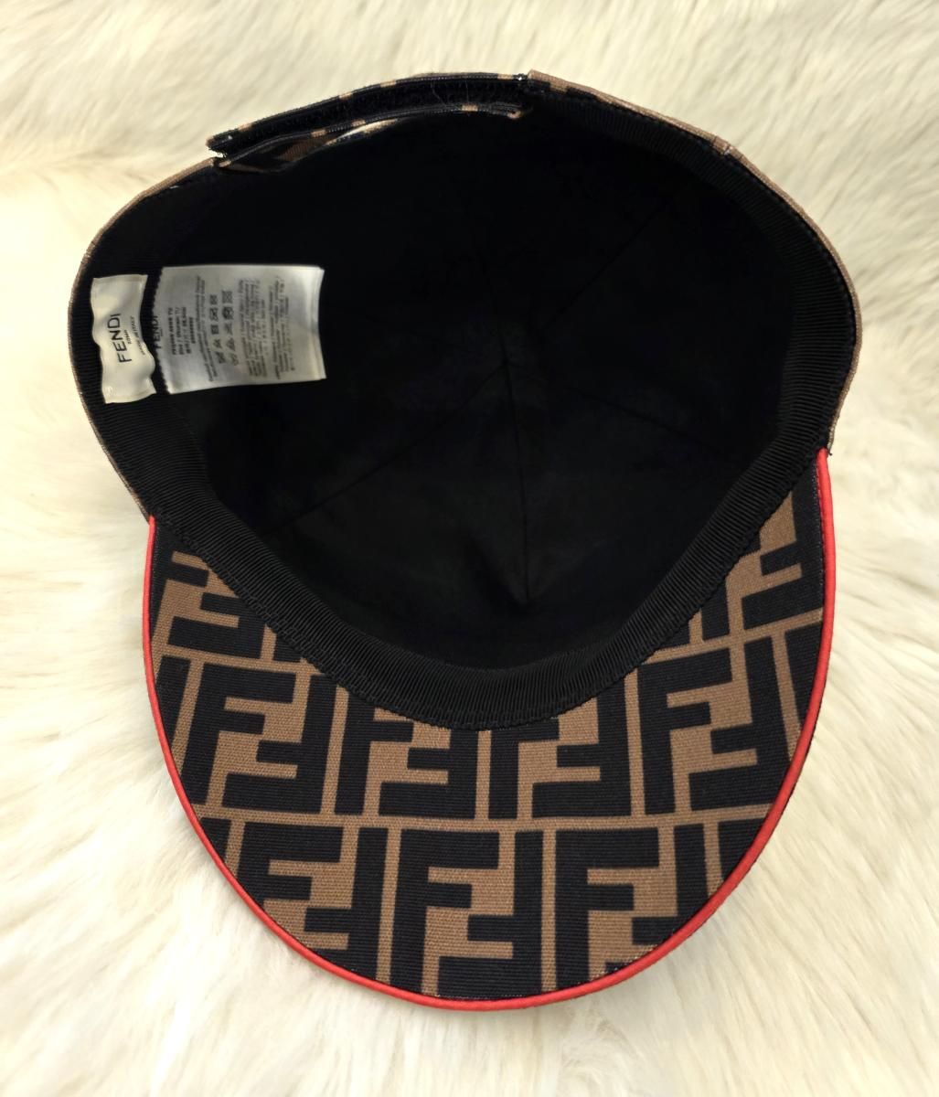 中古】 FENDI (フェンディ) ズッカ柄 FFモチーフ ベースボール 中古】 FENDI (フェンディ) ズッカ柄 FFモチーフ ベースボール