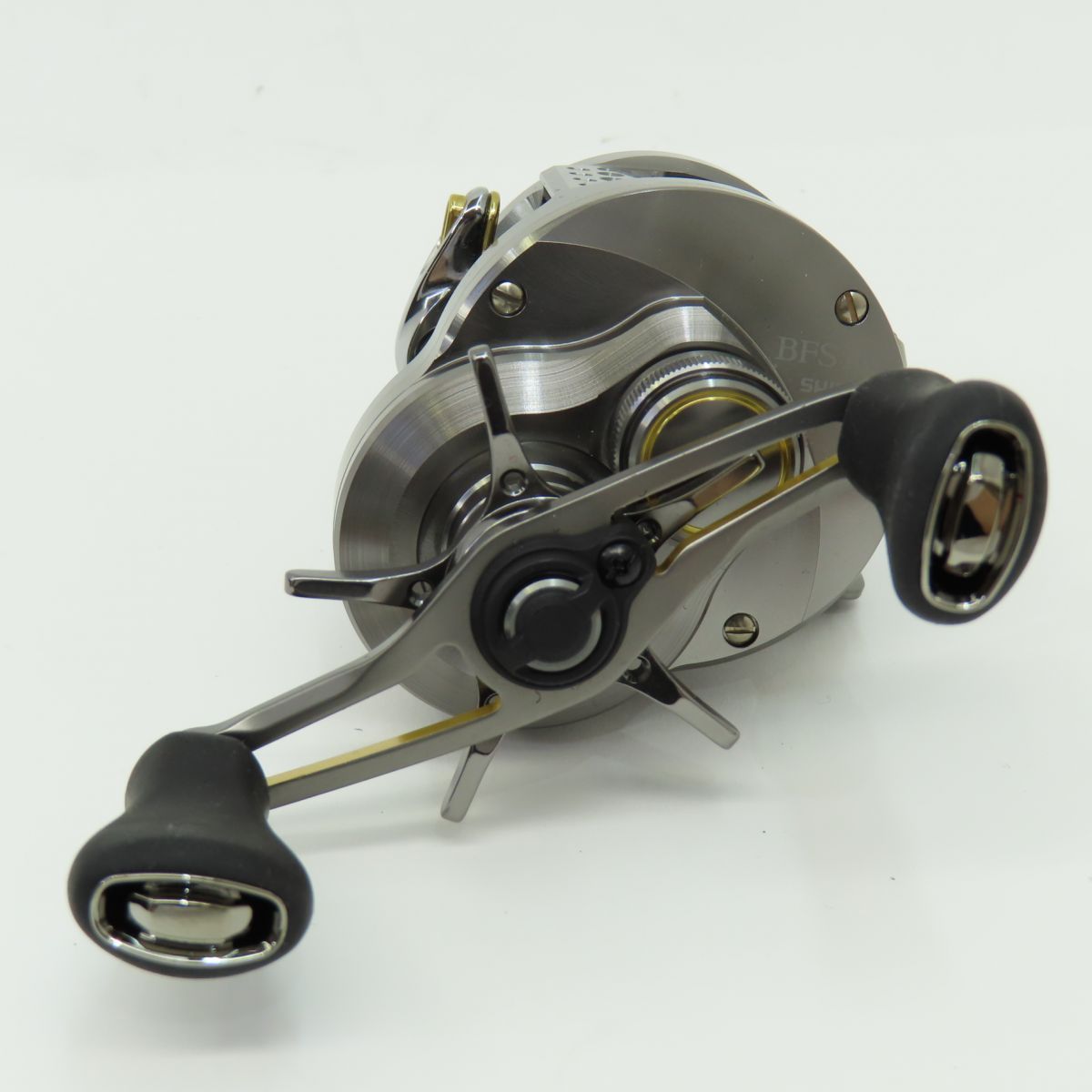 SHIMANO シマノ 23 CALCUTTA CONQUEST カルカッタコンクエスト BFS HGL 045690 左ハンドル ベイトリール  ※中古美品 - メルカリ