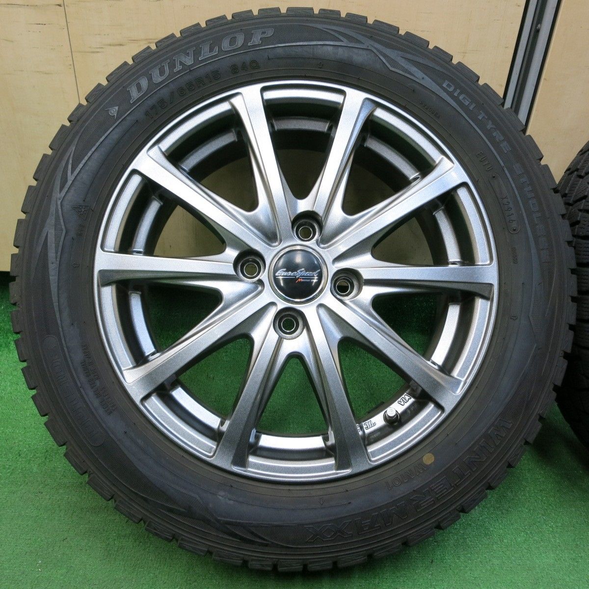 送料無料* バリ溝！キレイ！9分☆スタッドレス 175/65R15  