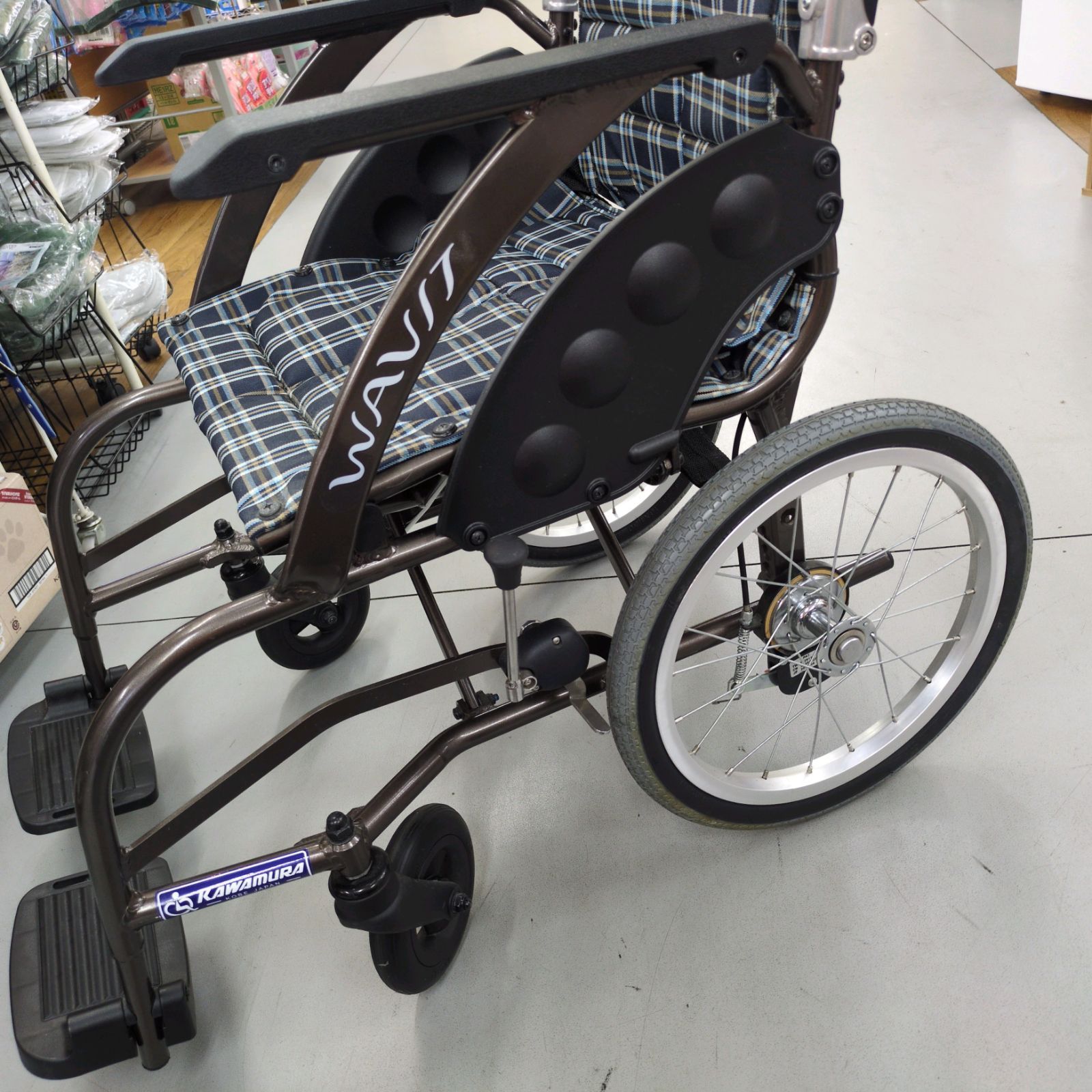 J203 ☆多少使用感有り☆KAWAMURA☆WAVIT☆ノーパンクタイヤ☆介助式車いす