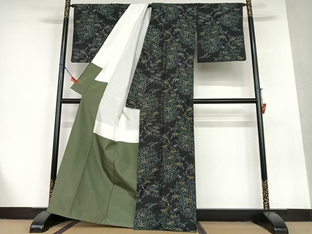 平和屋着物●本場大島紬　笹竹文　黒地　正絹　逸品　AAAU8343zg 平和屋着物○本場大島紬 笹竹文 黒地 正絹 逸品 AAAU8343zg - メルカリ