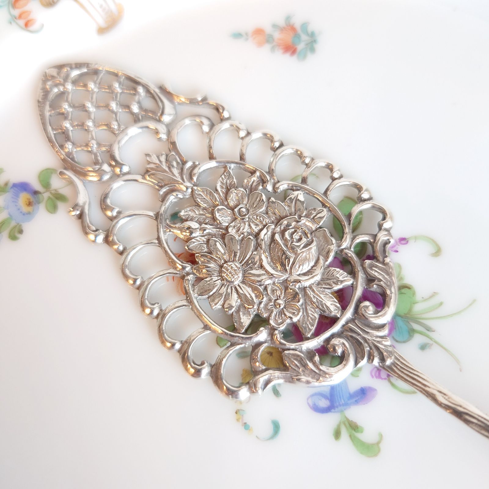 純銀製 アンティーク ケーキサーバー ラティスデザイン - メルカリ