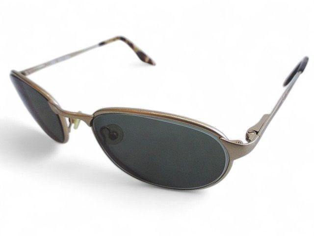 RAY BAN