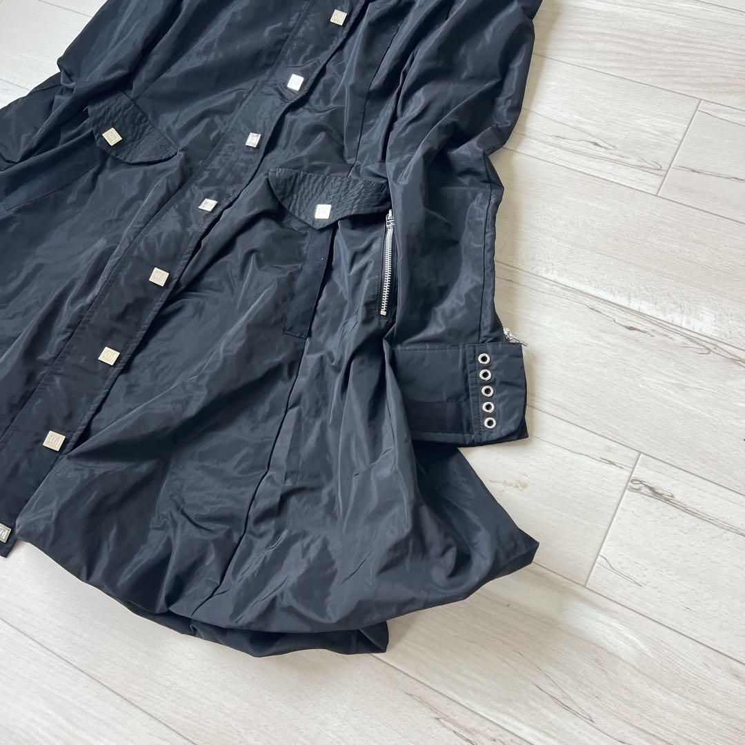 スタッズハイネック