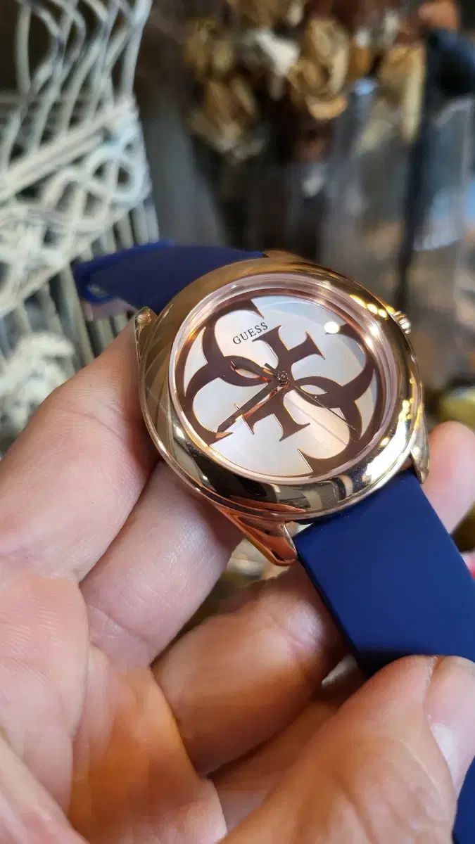 GUESS ゲス ローズゴールド 女性 時計 ネイビー