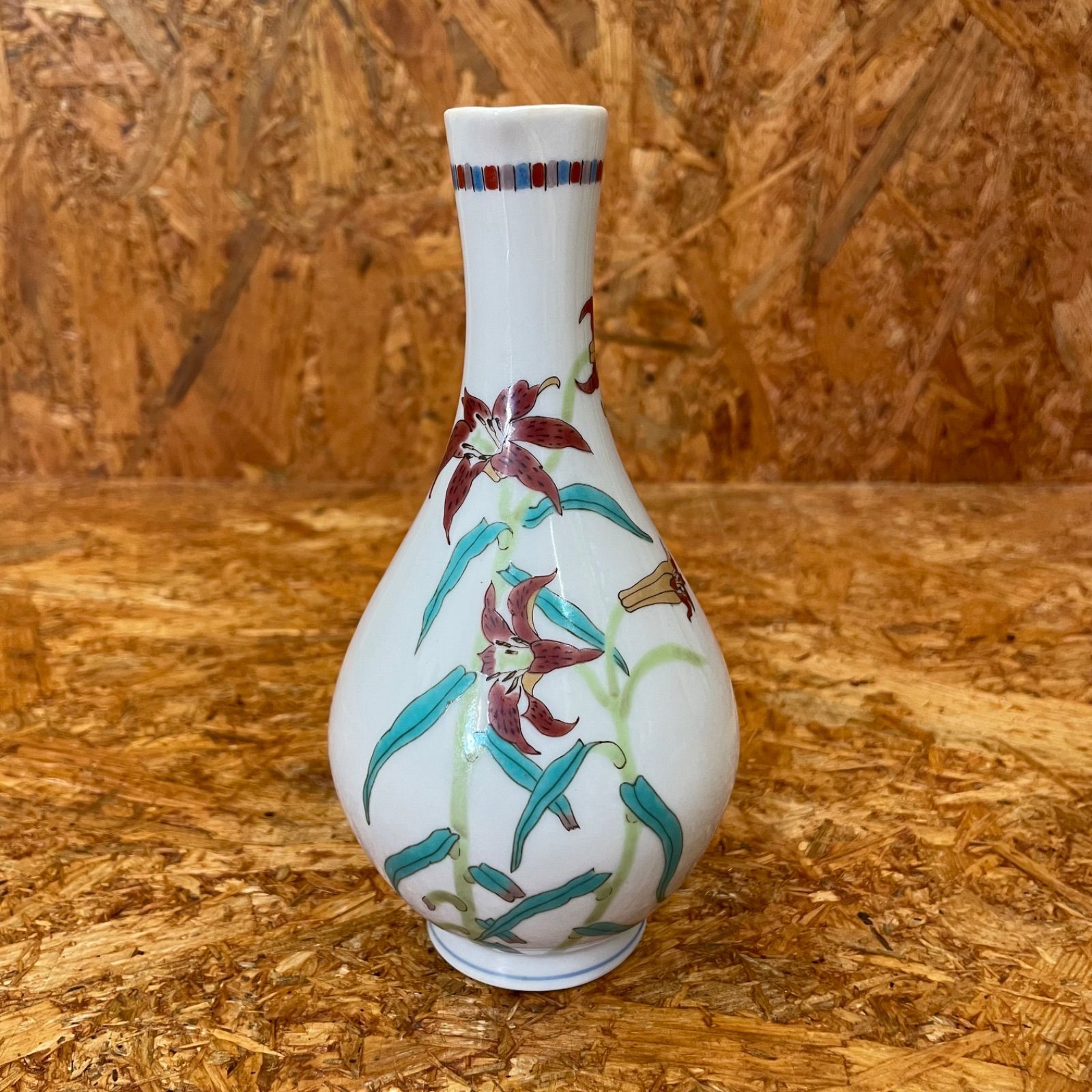 【新品】九谷焼　武腰潤　徳利、一輪挿し 九谷焼 武腰 潤 色絵草花文 徳利 一輪挿し 酒器 花器 花瓶 水差 陶器