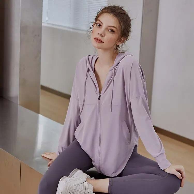 スポーツウェア 即 OK アウター ヨガウェア レディース 長袖 パーカー 吸汗速乾 通気性 UVカット フード付き トレーニング フィットネス ヨガ ピラティス ジム トップス おしゃれ 薄手 ゆったり yunban 485 タンクトップ トップス