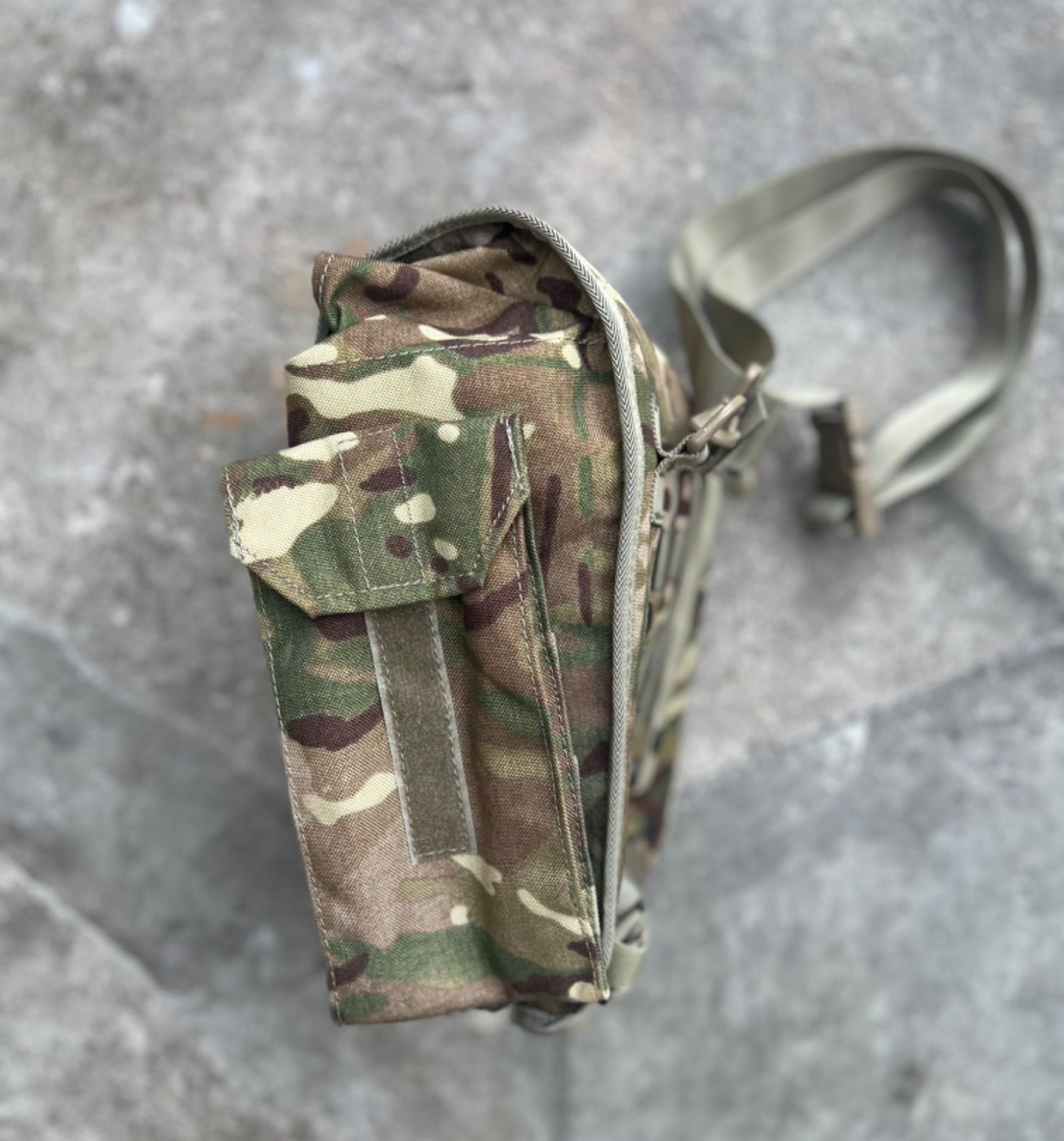 イギリス軍放出品 ガスマスクバッグ 実物 - メルカリ