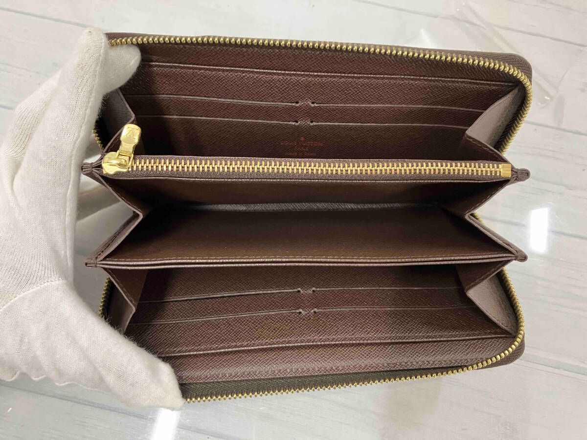 VUITTON
