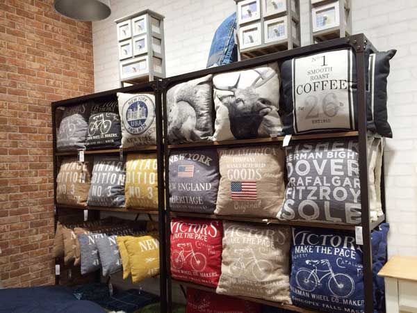 ヴィンテージ調なディスプレイワイドラック ４段