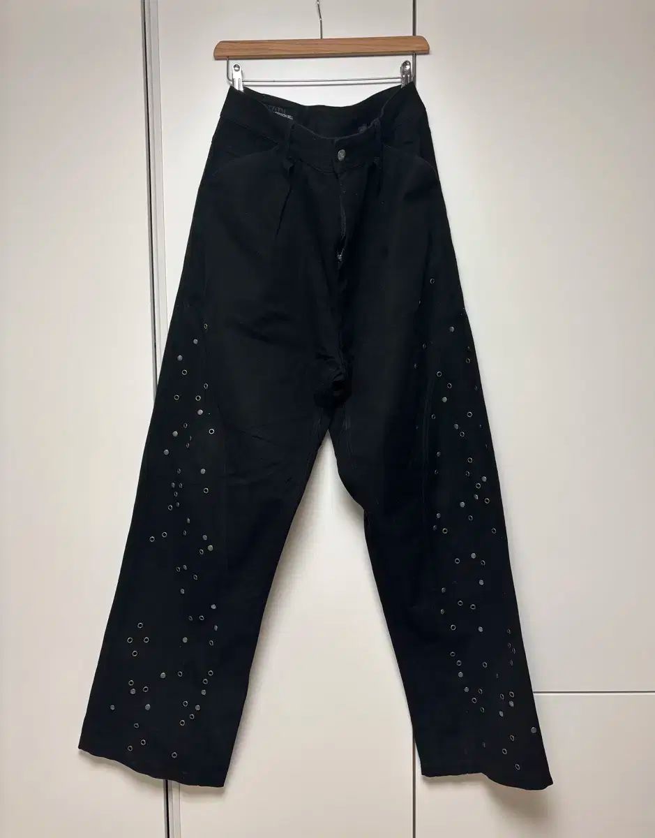 zara×ANDERSSON BELL スタッズパンツ　size:44 ZARA - ザラ ANDERSSON BELL スタッズ付きリラックスフィット