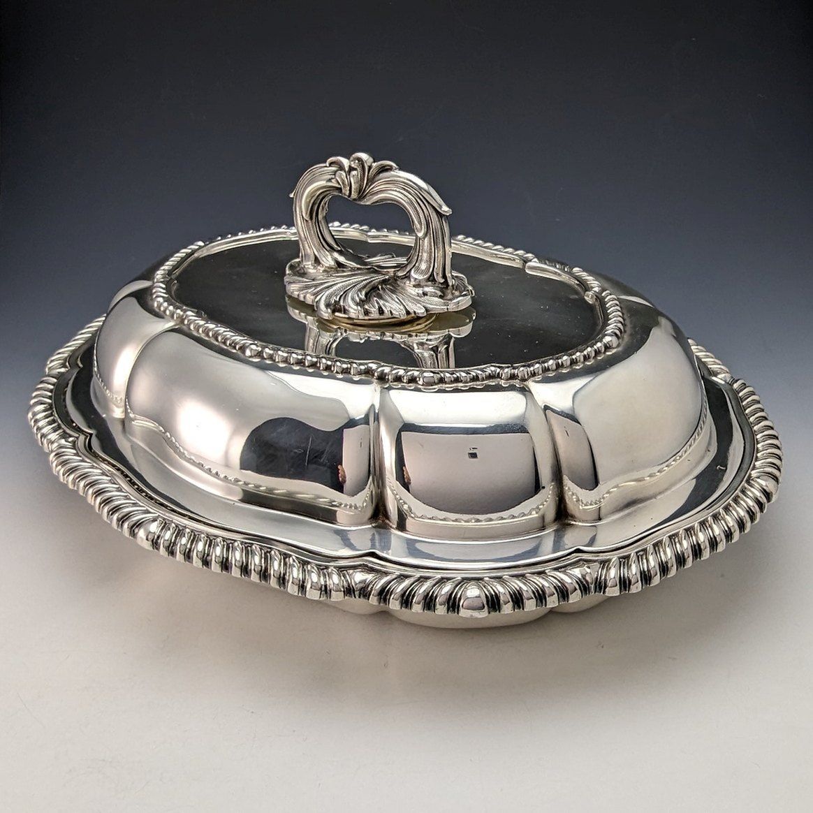 1904年 英国アンティーク シルバープレート製 オーバル型 エントレーディッシュ Elkington 1904年 英国アンティーク シルバープレート製 オーバル型 エン