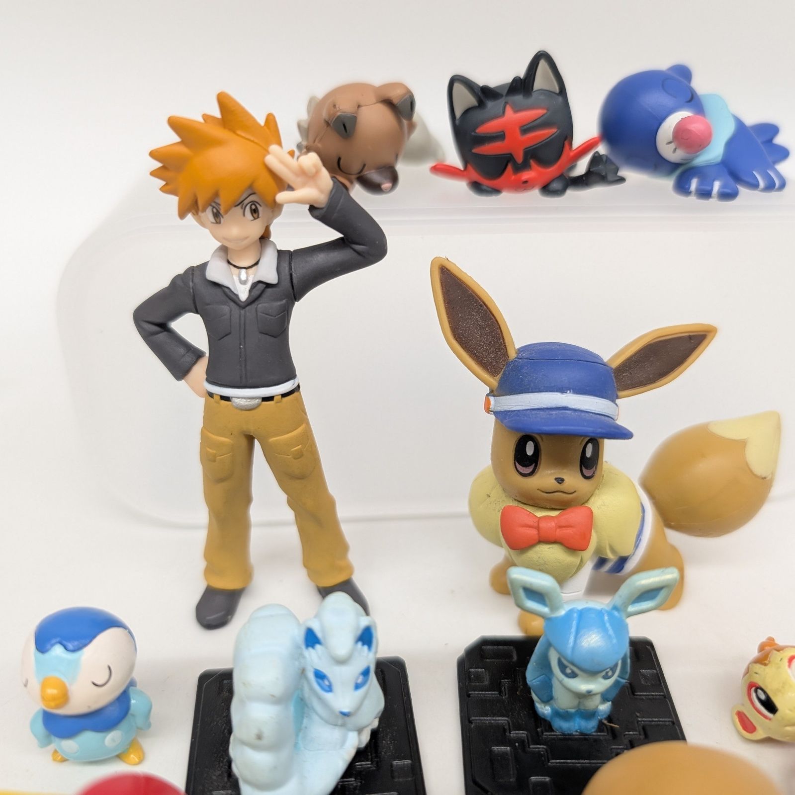 ポケモン　中国　フィギュア　ピカチュウ　イーブイ　01 楽天市場】海外限定 ポケモンセンターオリジナル 卒業