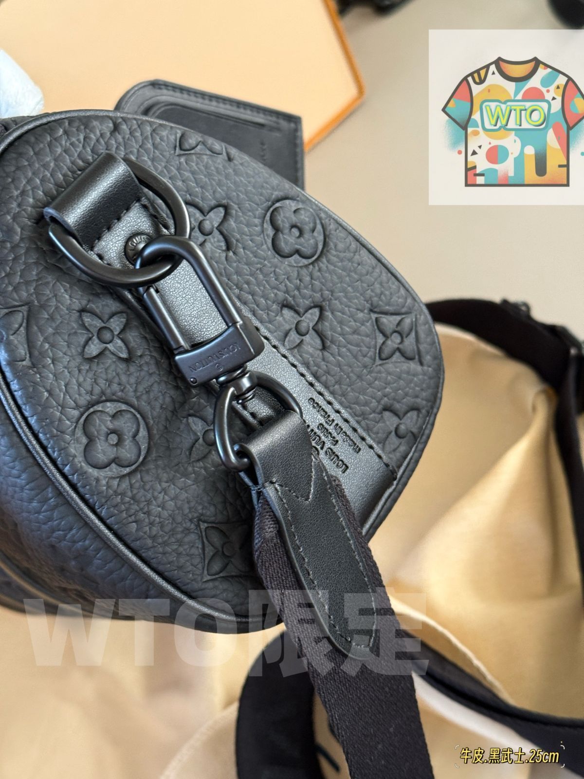 今日WTO】Louis Vuitton ルイヴィトン キーポール 25 黒の