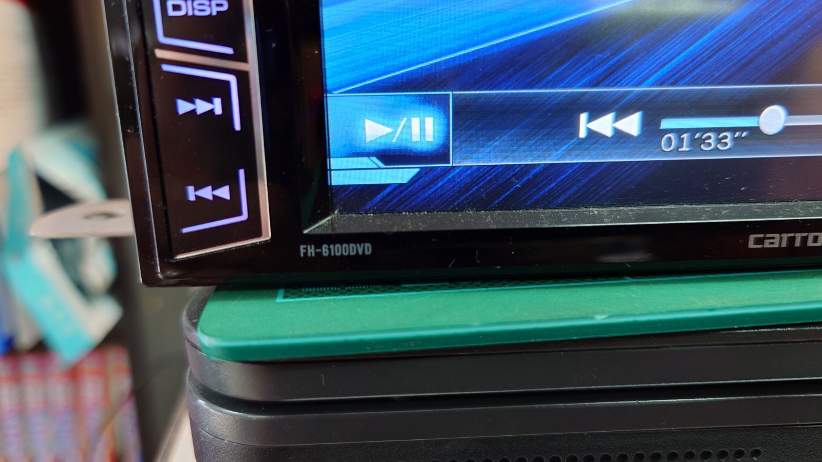 カロッツェリア製 FH-6100DVD ディスプレイオーディオ