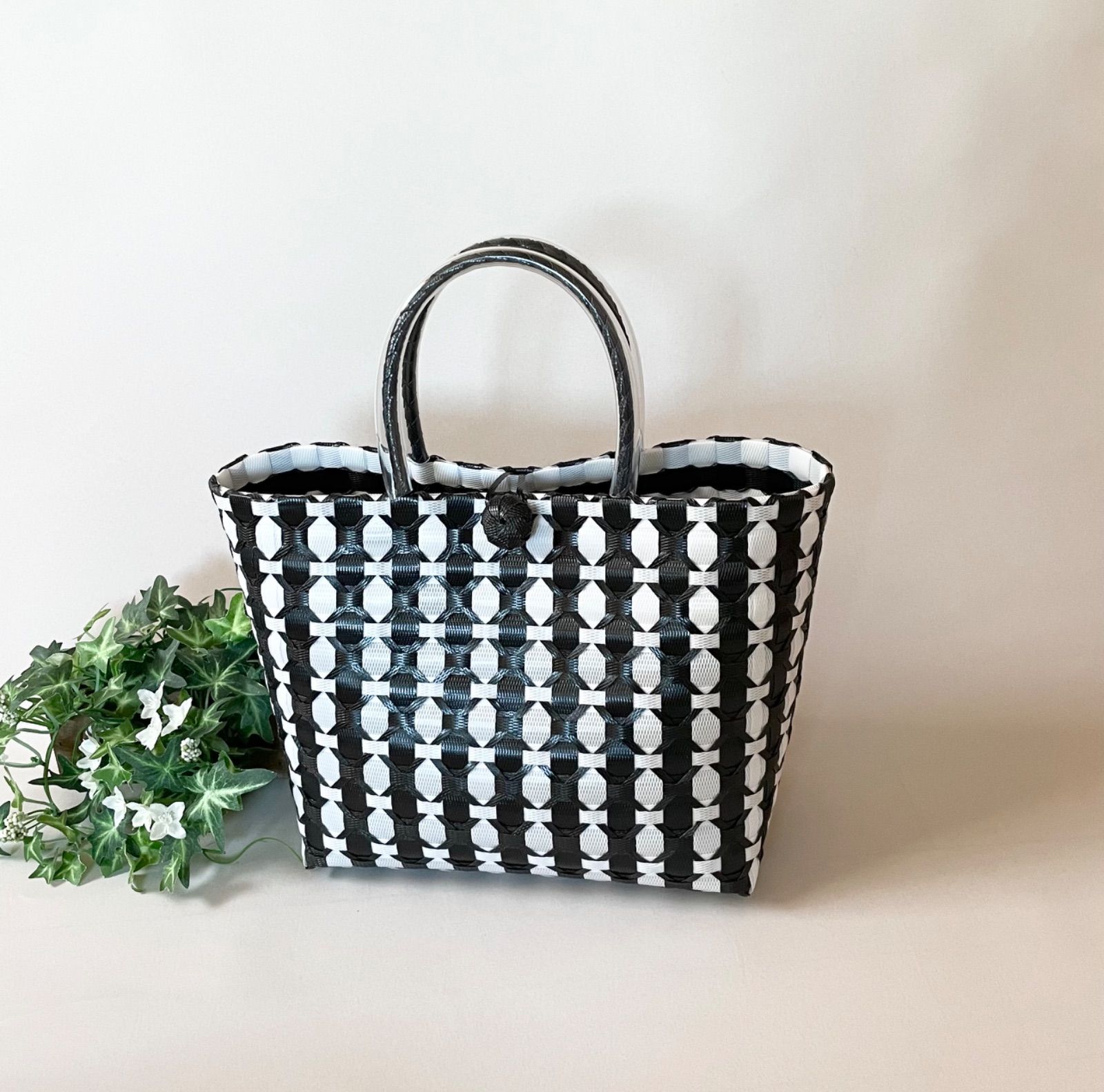 かごバッグ【M】プラカゴ トートバッグ black × white