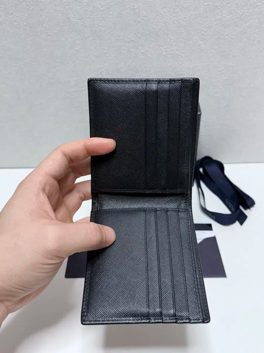 二つ折り財布