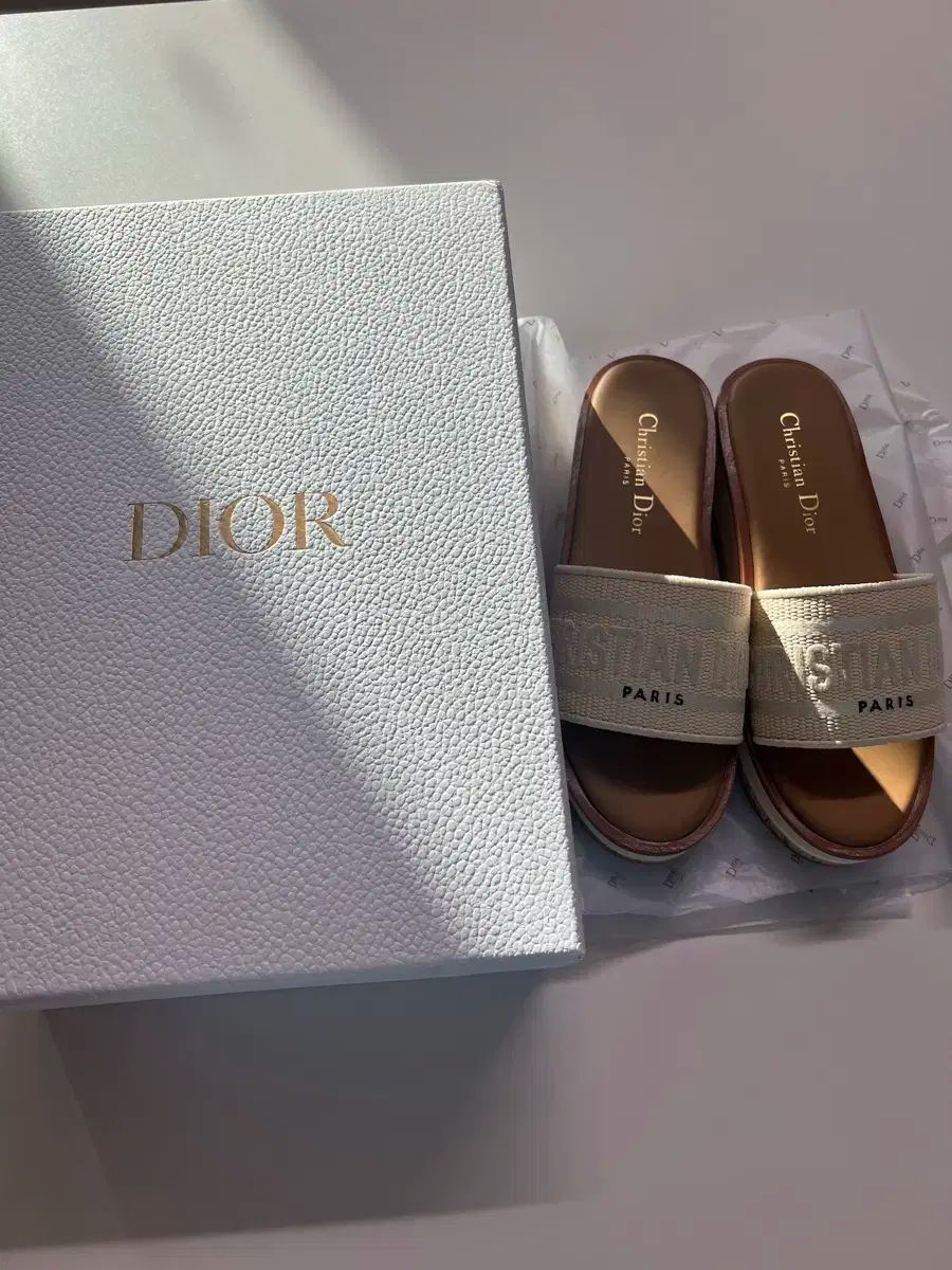 DIOR(ディオール) サンダル 新品 - メルカリ