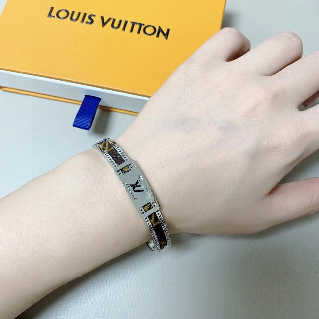 美品 LOUIS VUITTONブレスレット男女兼用