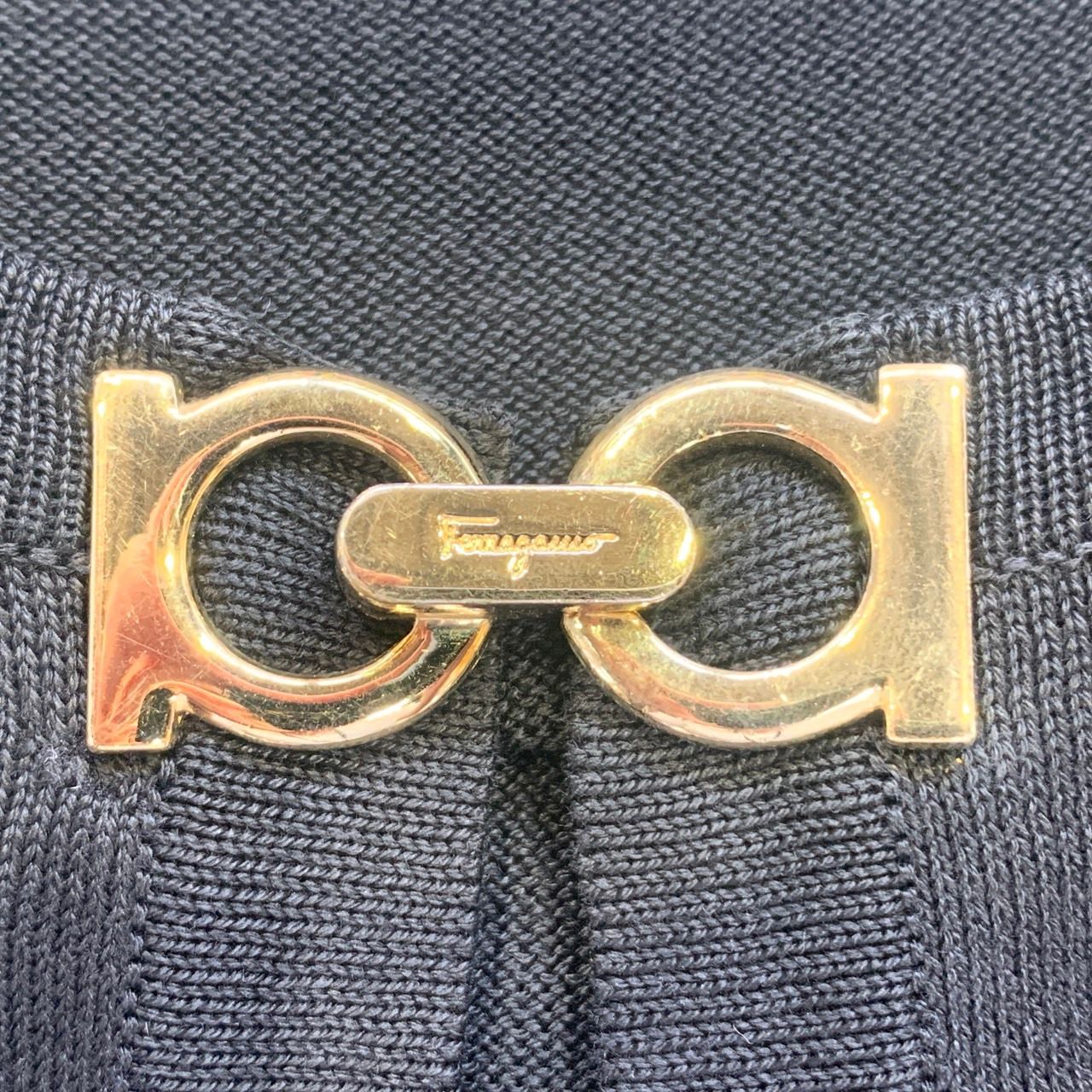 【美品】 サルヴァトーレフェラガモ ニット ポンチョ ガンチーニ ダークブラウン サルヴァトーレフェラガモ(Salvatore Ferragamo)サルヴァトーレ