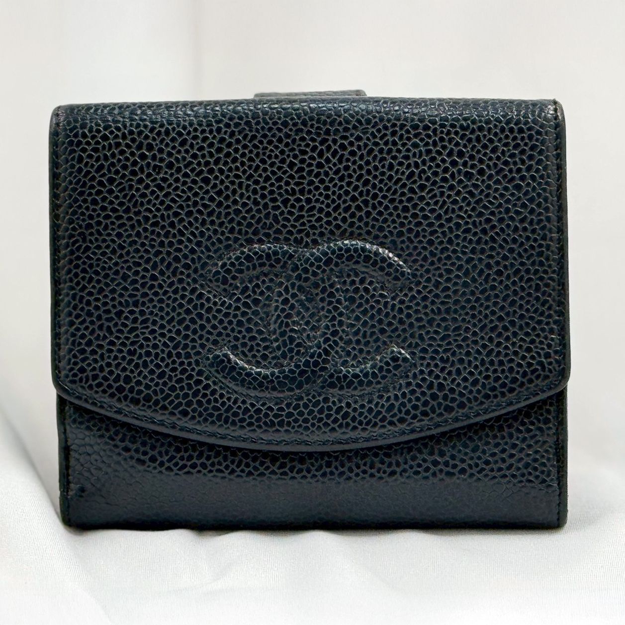 美品】シャネル CHANEL 二つ折り財布 キャビアスキン マトラッセ