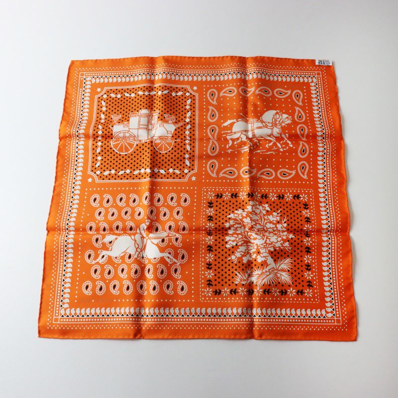 ⭐️極美品⭐️HERMES スカーフ カレ45 オレンジ シルク 箱付 ハンカチ ⭐️極美品⭐️HERMES スカーフ カレ45 オレンジ シルク 箱付