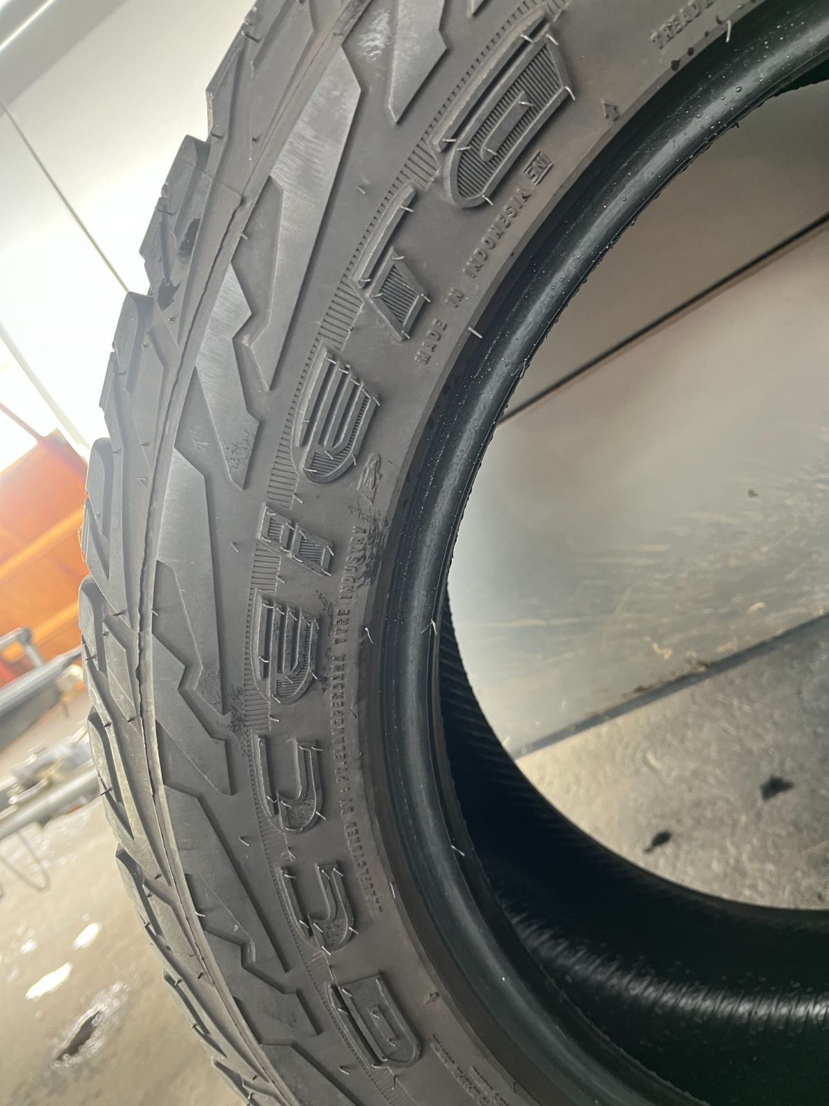 オミクロン ATタイヤ