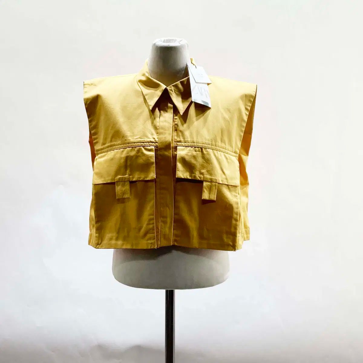 ZARA(ザラ) 新品 女性用カジュアルベスト 100 ジンの感覚