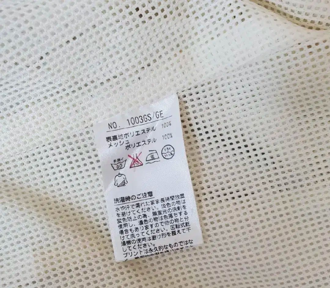 ブラック＆ホワイト ジップアップベスト