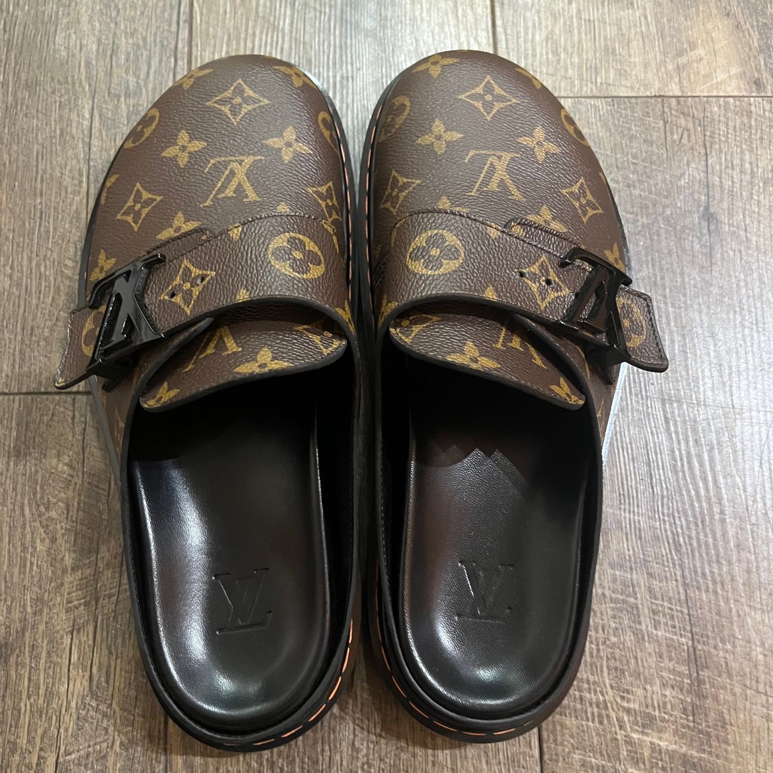 定価145200円 新品 LOUIS VUITTON 1ABFDJ LV イージー・ライン 