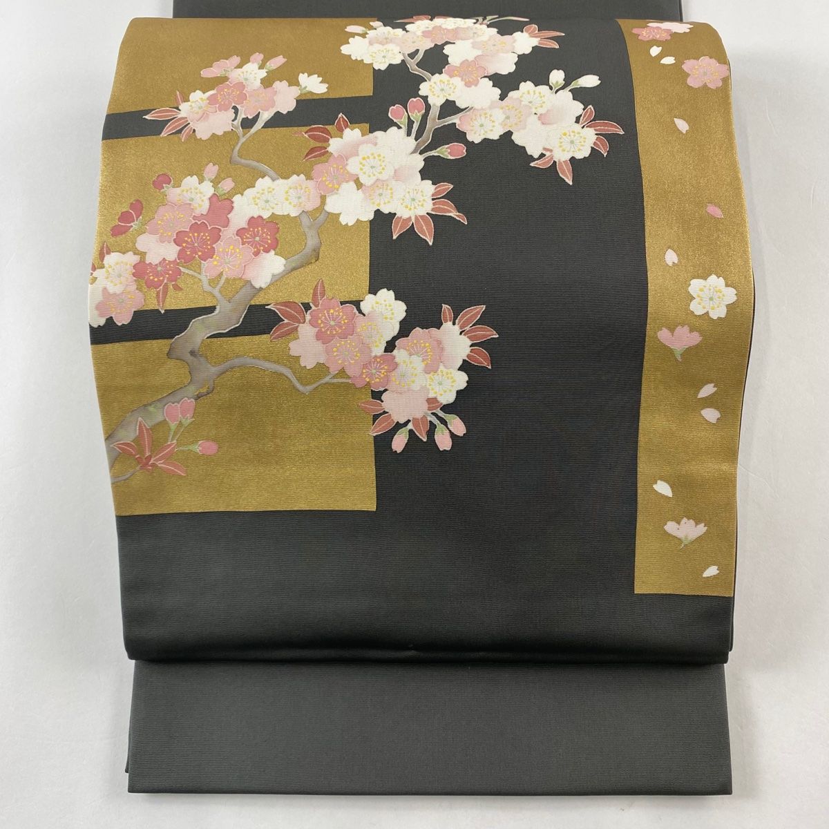 開き名古屋帯 名品 枝桜 花びら 金彩 墨色 正絹