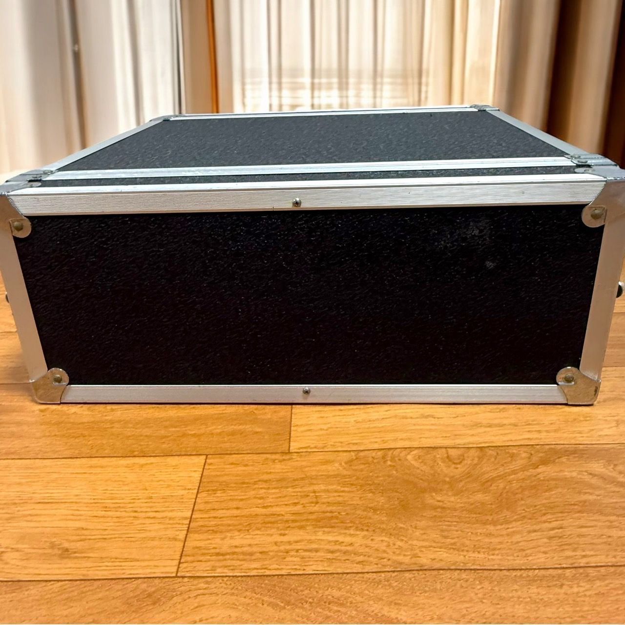 B 4Uラックケース 内寸 38×48×18 cm 外寸 50×50×20 cm B☆送料無料 4Uラックケース 内寸 38×48×18 cm ネジ付き 外寸 50
