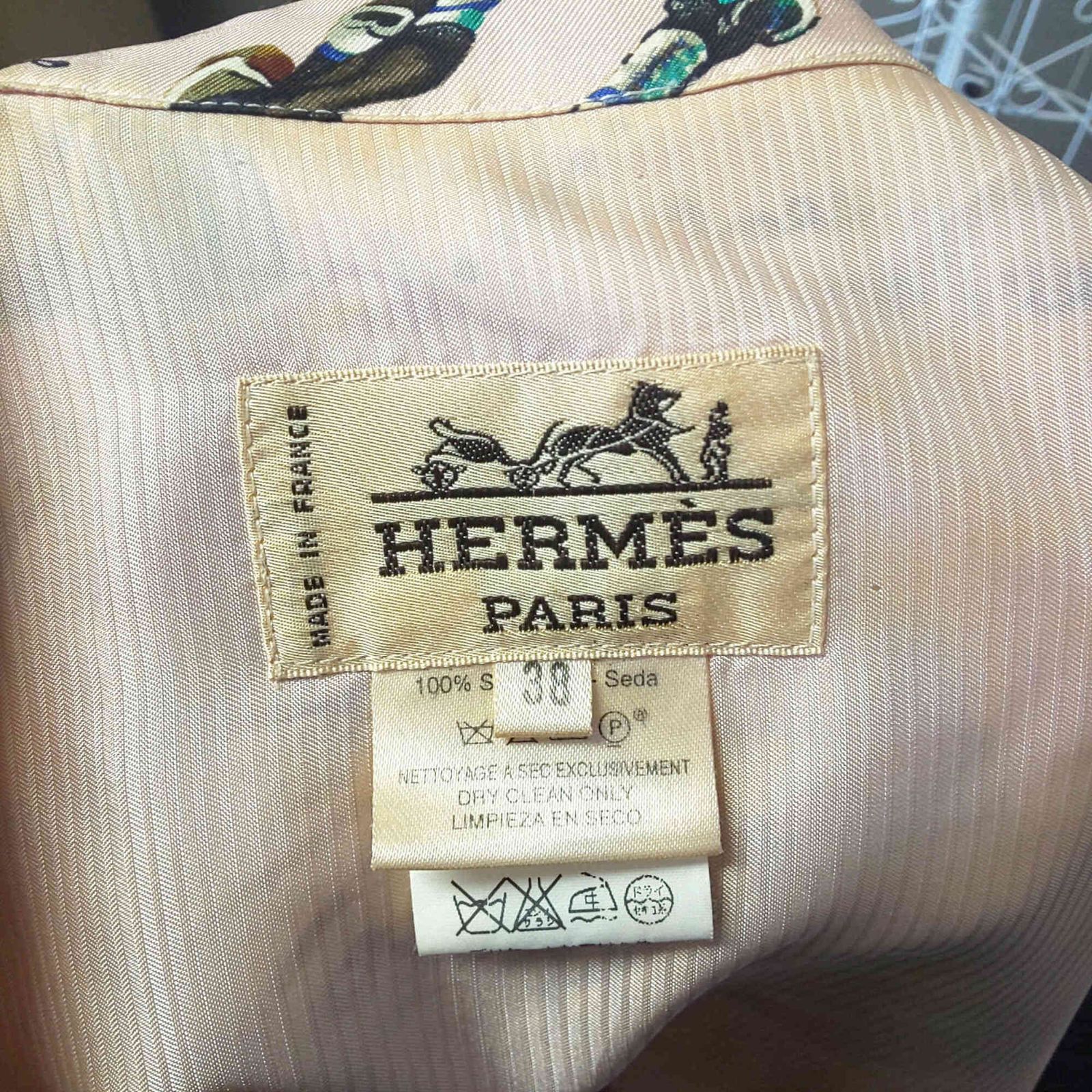 HERMES エルメス ベスト ジレ 馬柄 ホース 薄手 ボタン 903A-07 HERMES エルメス レディース シルク ベスト ジレ 乗馬