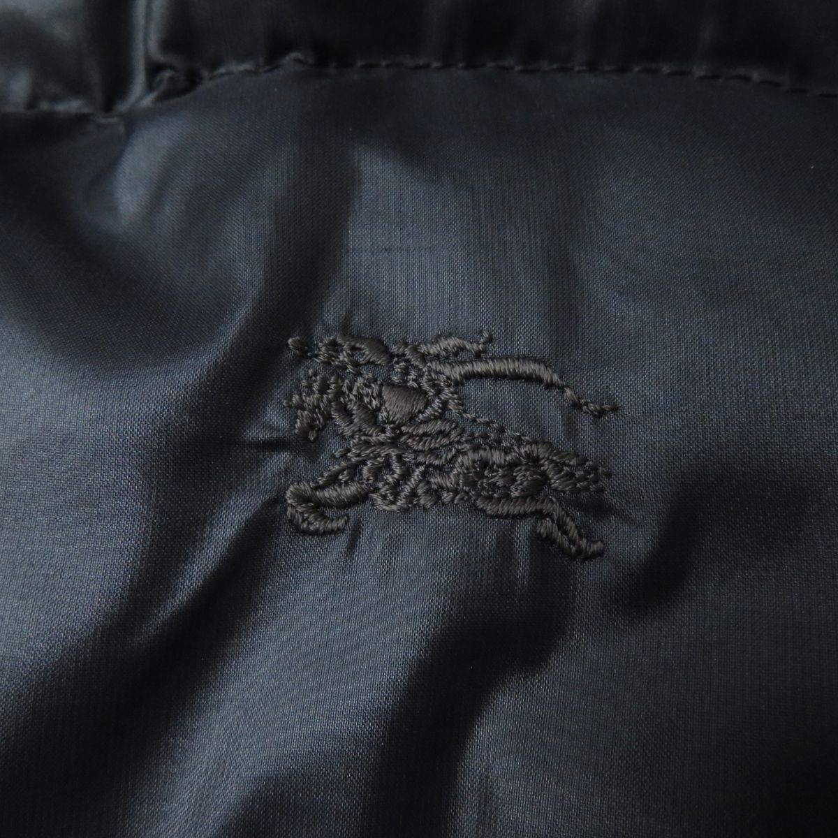 美品☆正規品 バーバリーブルーレーベル E1A50-690 ロゴ刺繍入 
