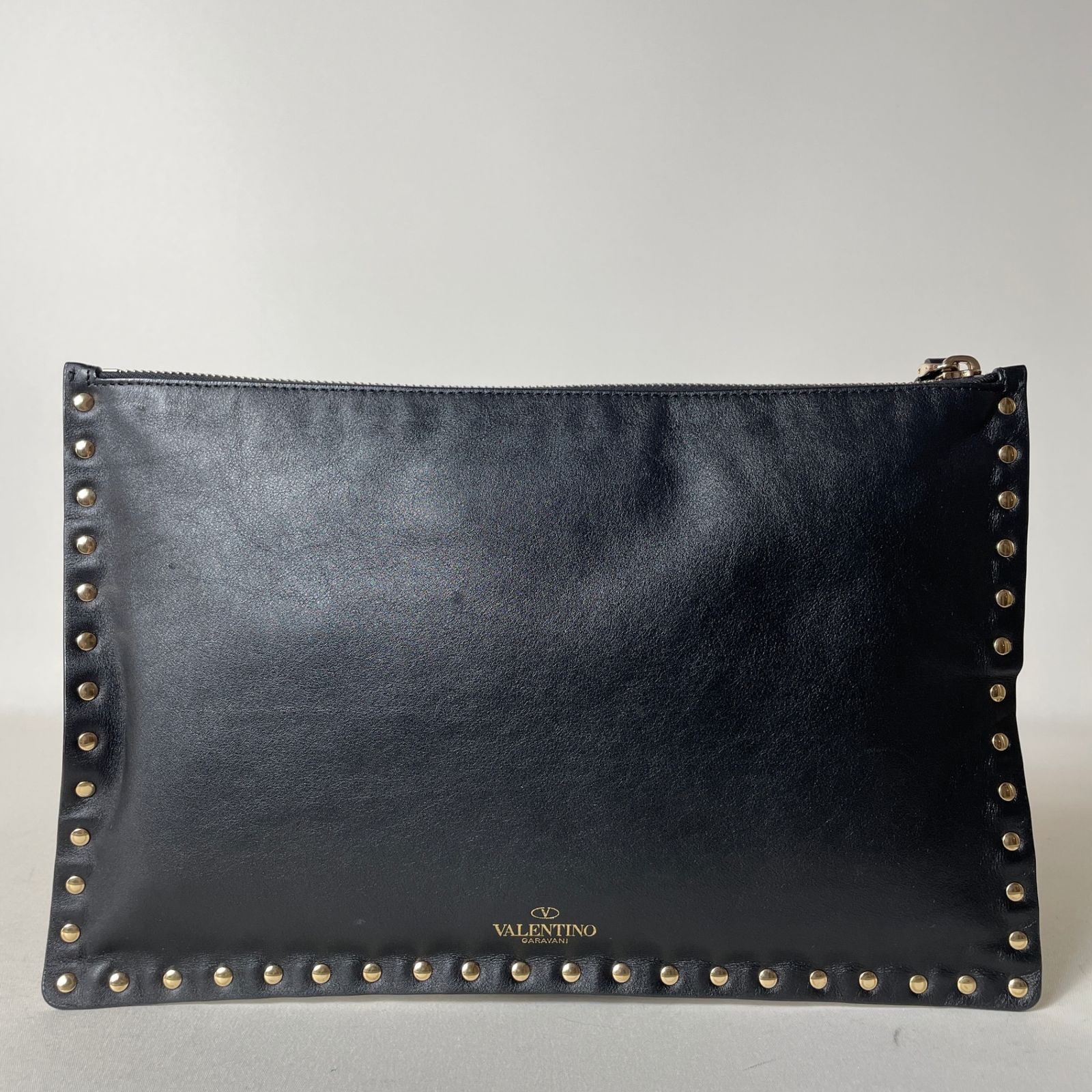 2510-104｜ ｜ヴァレンティノ クラッチバッグ ブラック スタッズ