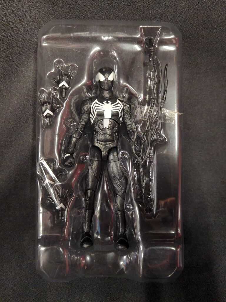 マーベルレジェンド・シリーズ ゲーマーバース ピーター・パーカー ブラックスーツ Amazon.co.jp: ハズブロ（Hasbro）MARVEL マーベルレジェンド