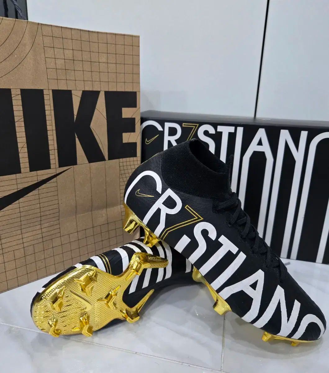 シューズ NIKE REACT LEGEND 9 PRO IC 25.5 シューズ NIKE REACT LEGEND 9 PRO IC 25.5 Nike React Tiempo