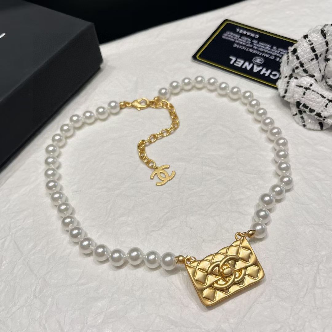 CHANEL アルファベットチャーム ネックレス　ヴィンテージ 今日特価】CHANEL ヴィンテージ アルファベットネックレス