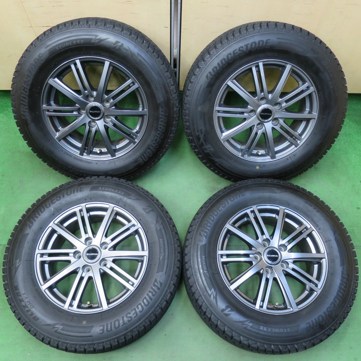 バリ溝 21年 キレイ 9分 スタッドレス 215|70R16 ブリヂストン ブリザック DM-V3 BALMINUM バルミナ 16インチ PCD114.3|5H 5040301イス