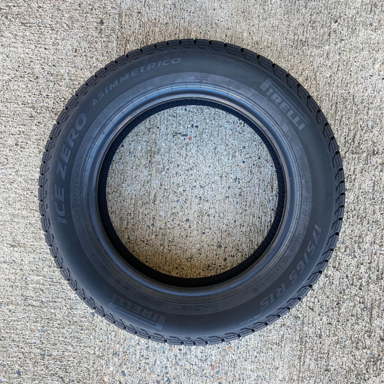 175/65R15 スタッドレス 4本セット 新品 ピレリ アイスゼロ 175/65R15 スタッドレス 4本セット 新品 ピレリ アイスゼロ