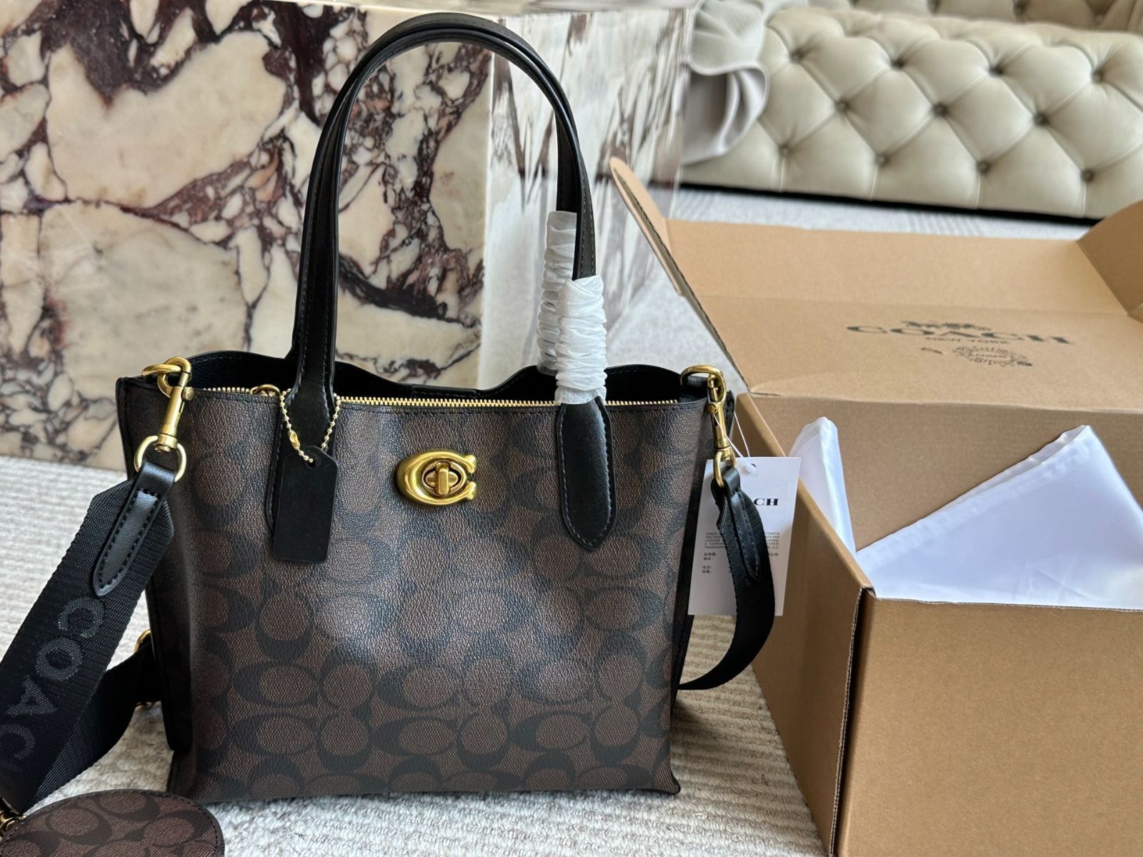 今日特価】Chic Coach Classic Logo Tote Bag - シックなコーチ