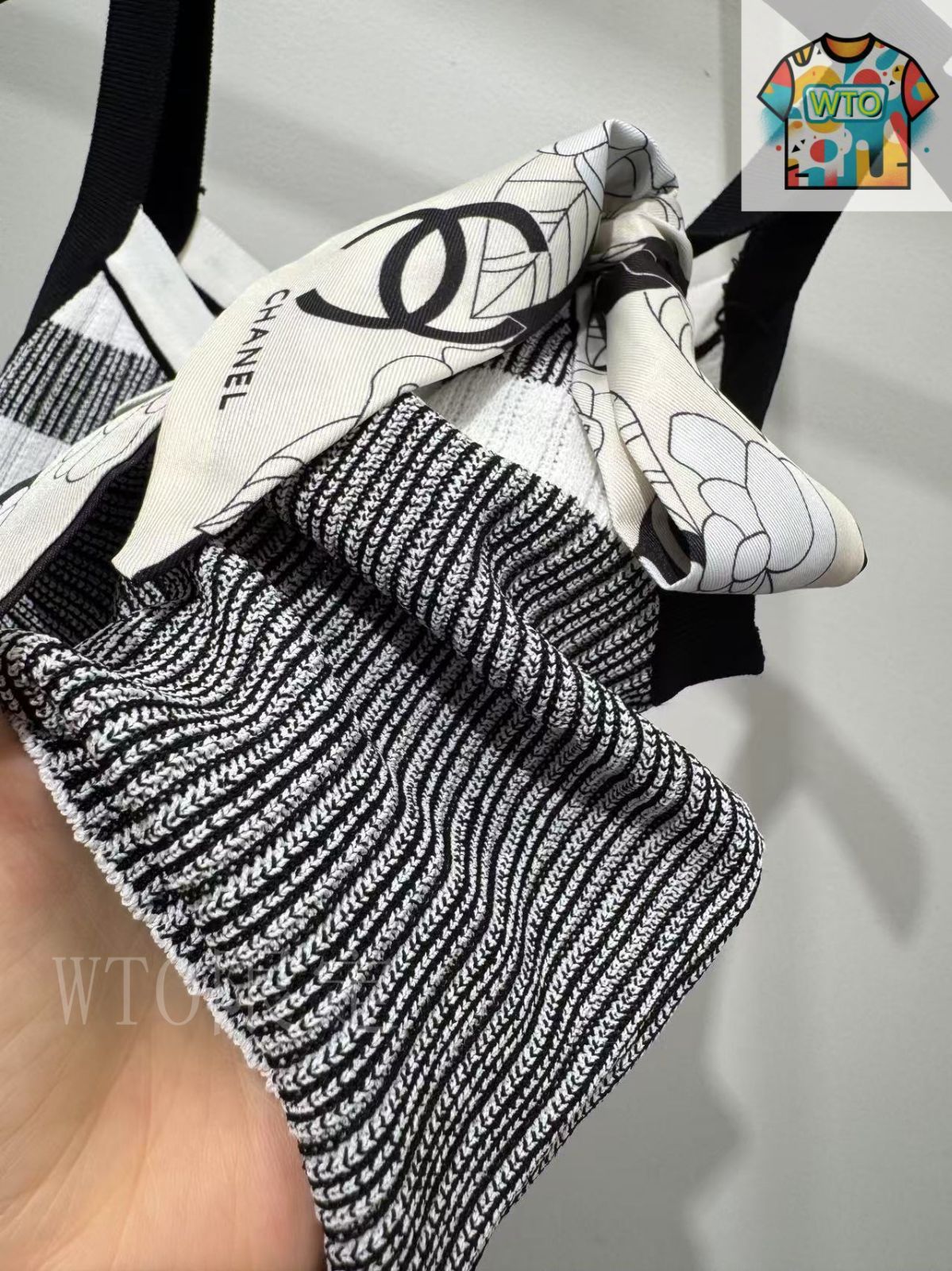 US ヴィンテージ CHANEL スカーフ リメイク キャミソール US ヴィンテージ CHANEL スカーフ リメイク キャミソール - メルカリ