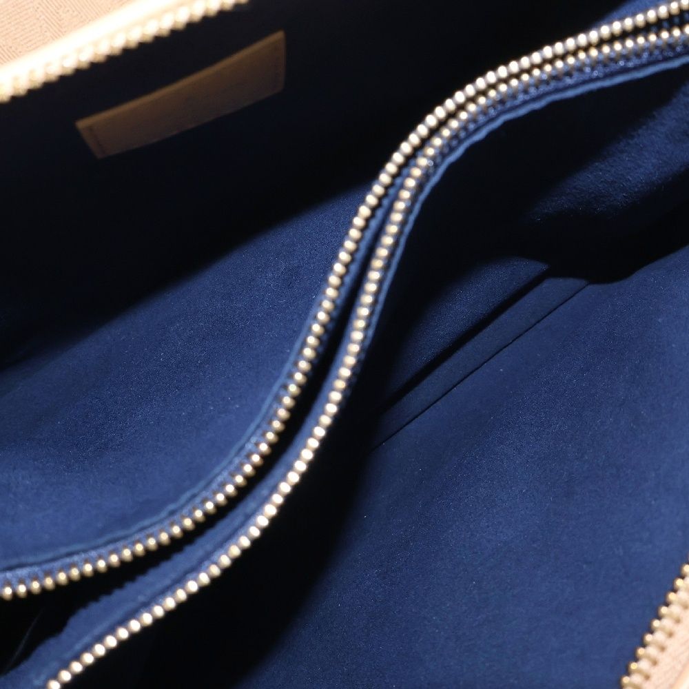くすみブルーが可愛い 物が出しやすい LouisVuitton Dianeバック